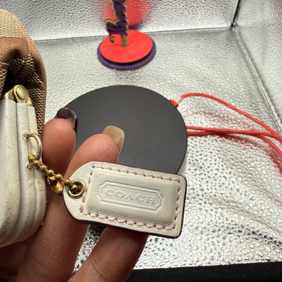 Coach Poppy signature canvas suede floral appliqué wristlet/coin purse. - Picture 12 of 13